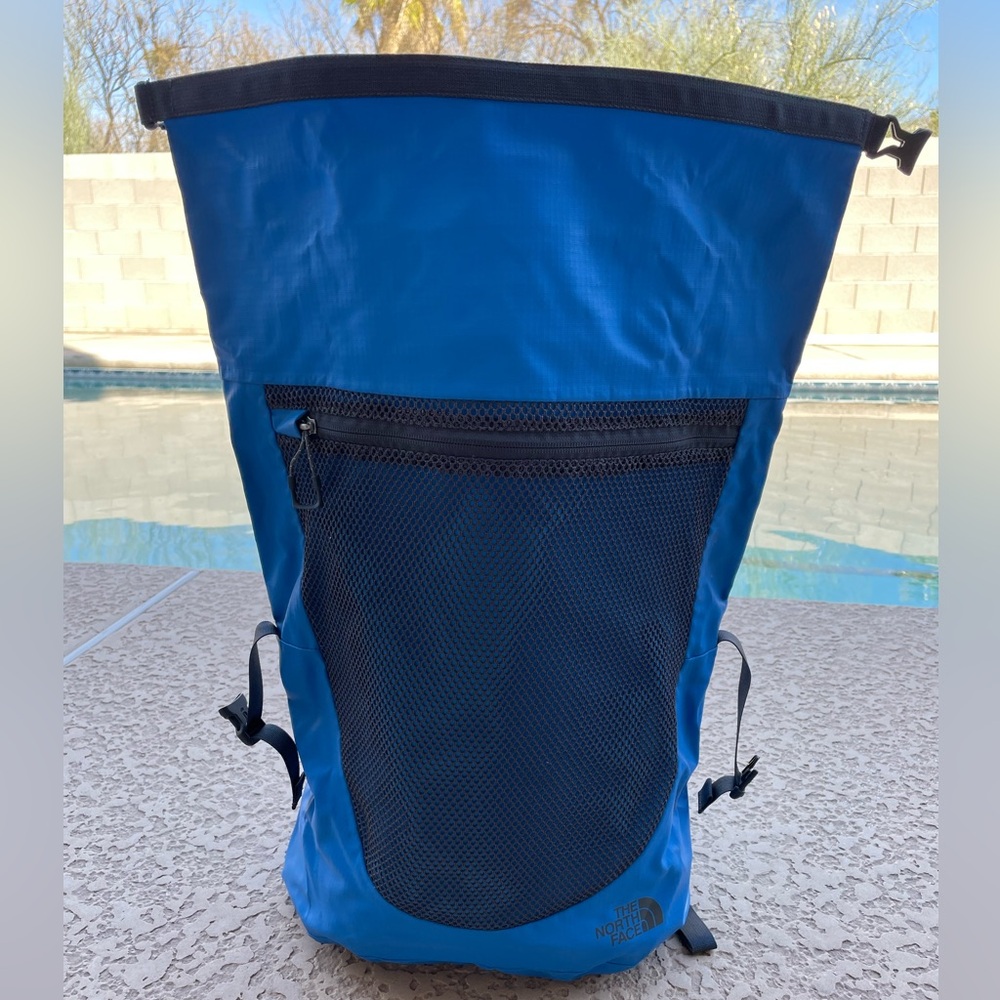 New North Face Drybag-Backpack-
Multipurpose Expeditions 😊